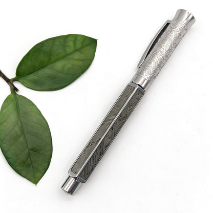 Iron Meteorite Pen、4.5 billion years、Around 14cm、Diameter approximately 1 cm