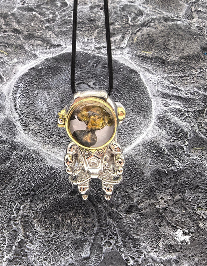 Pallasite Meteorite Pendant，Olive Crystal Space Jewelry