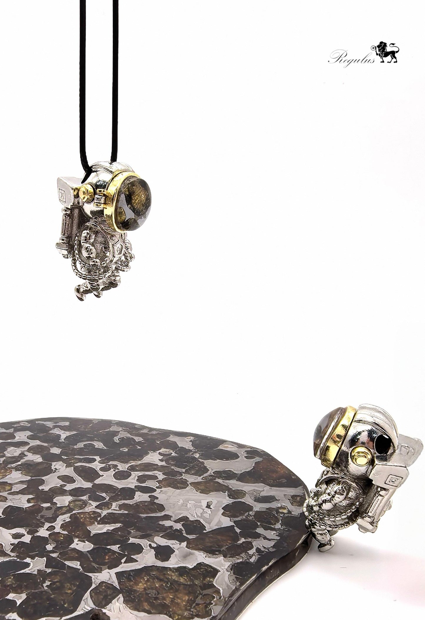 Pallasite Meteorite Pendant，Olive Crystal Space Jewelry