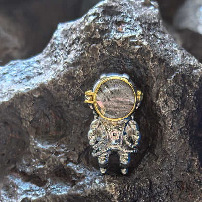 stronomy Lover Gift,3.3*1.8*1.5cm, Iron Meteorite Abalone Shell Astronaut Necklace, Unique Boyfriend Birthday Anniversary Spaceman Pendant